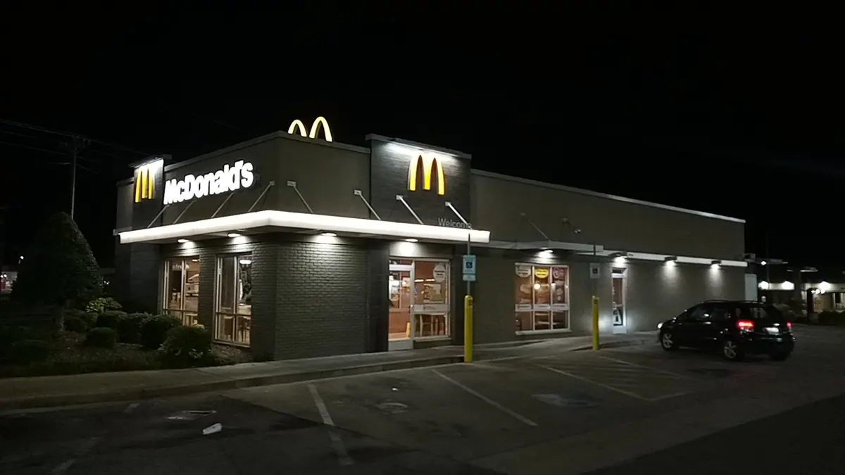 Crestwood Shopping Center photo (photo 2 of 3)