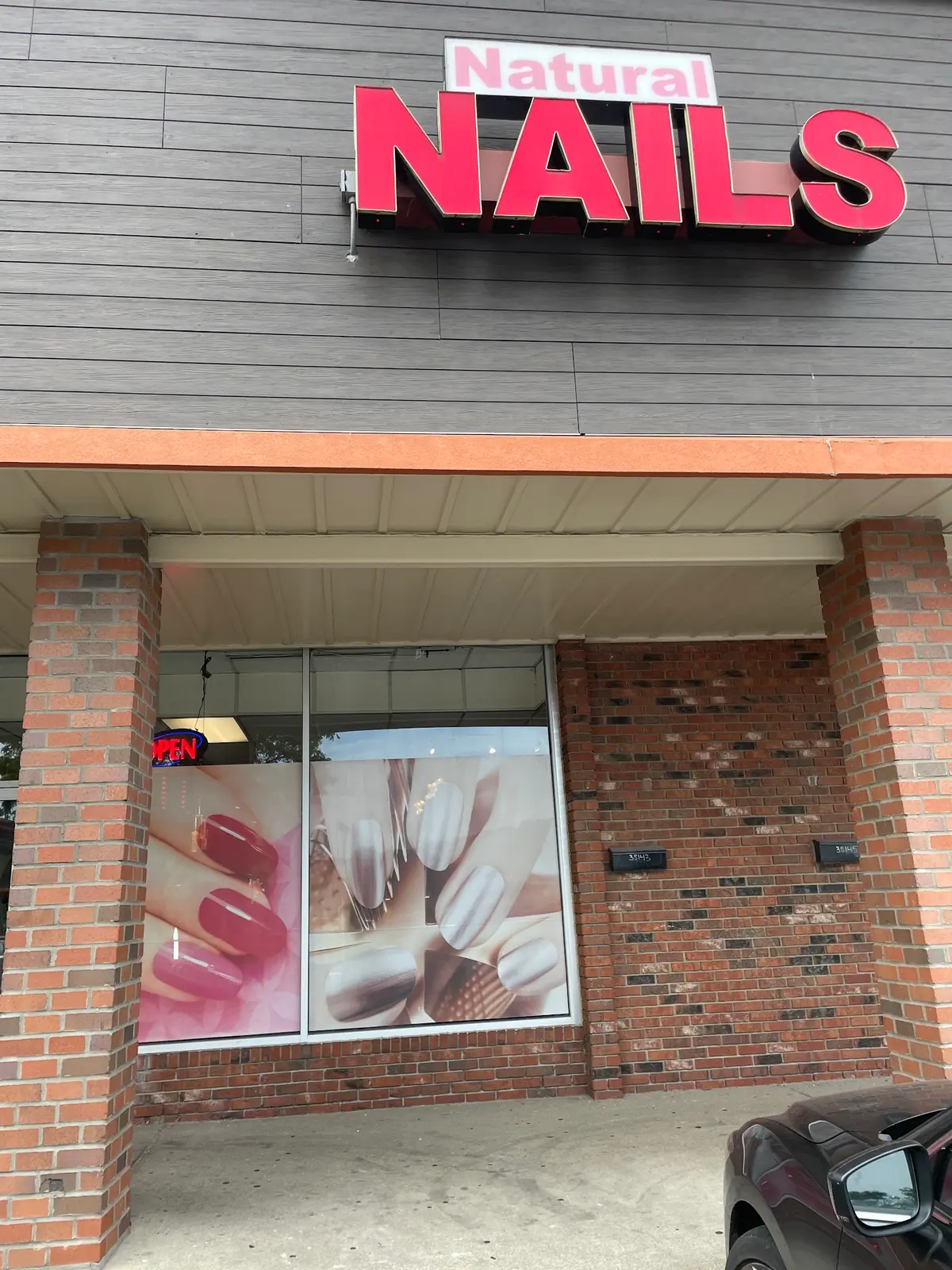 Natural Nails photo (photo 1 of 3)