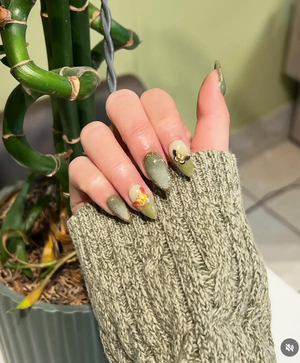 Natural Nails — Nail Salons in Livonia