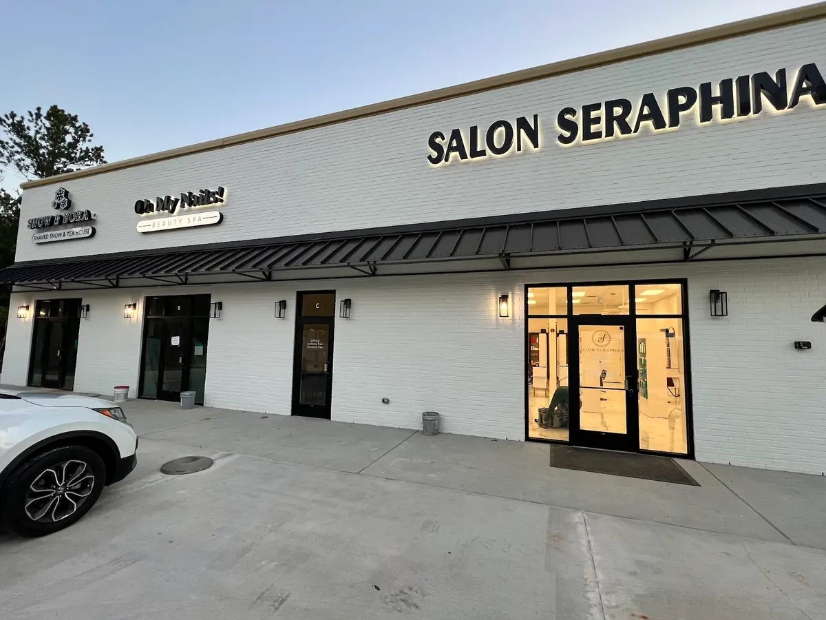 Salon Seraphina photo (photo 1 of 3)
