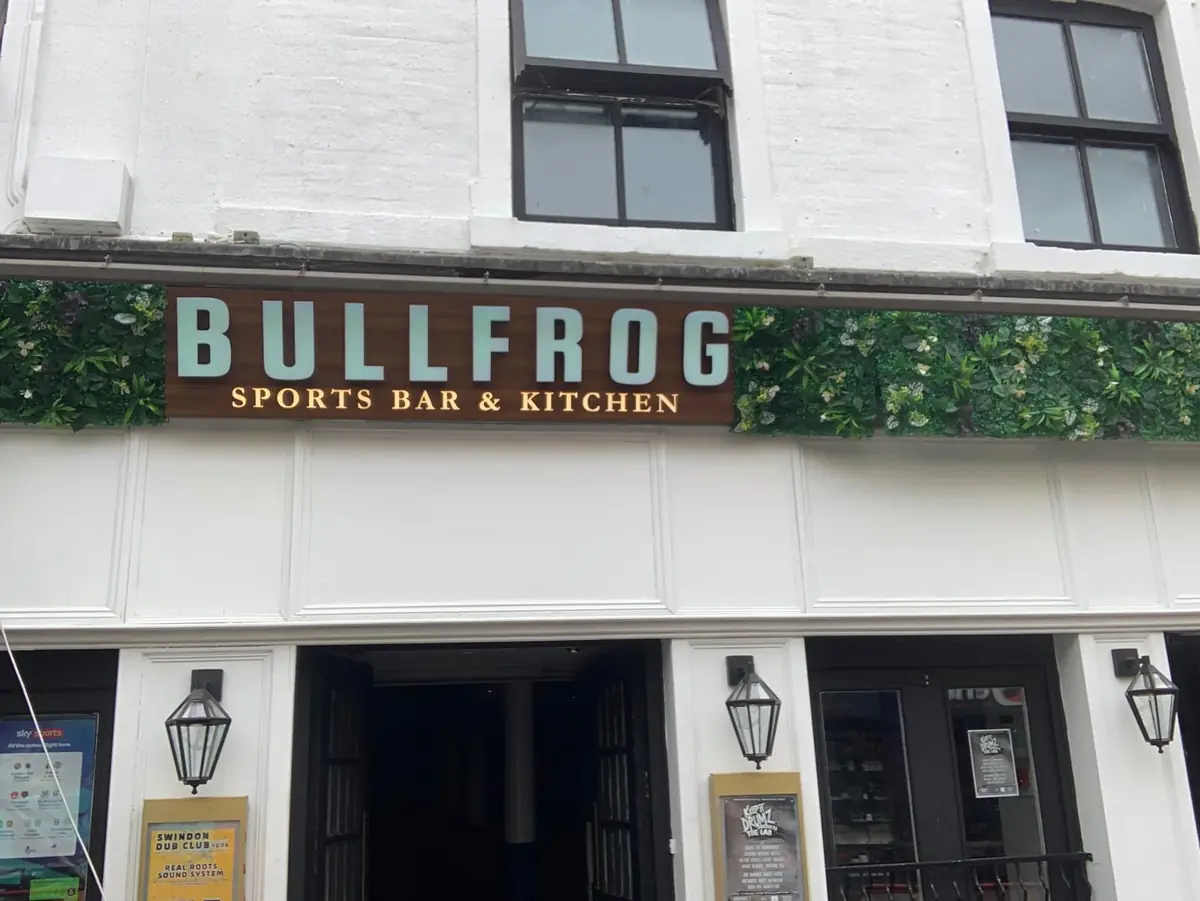 BULLFROG - Sports Bar & Kitchen