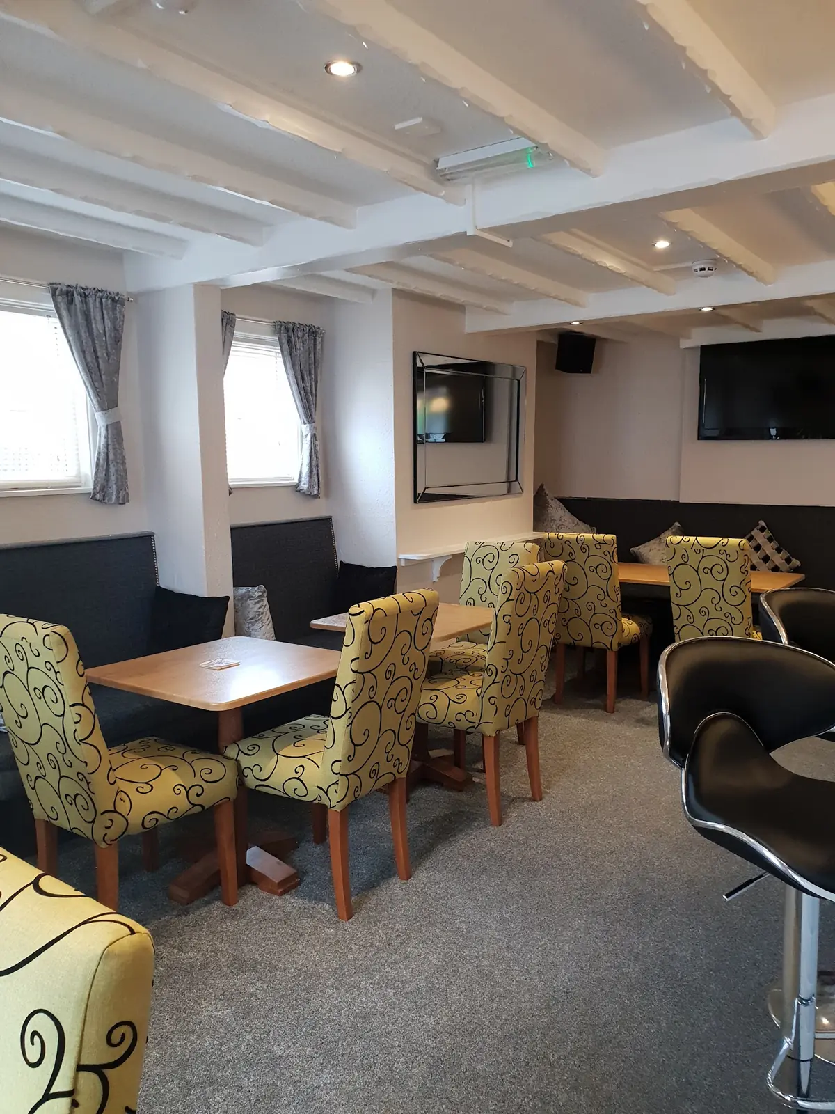 Fox Inn — Bars in Stourbridge