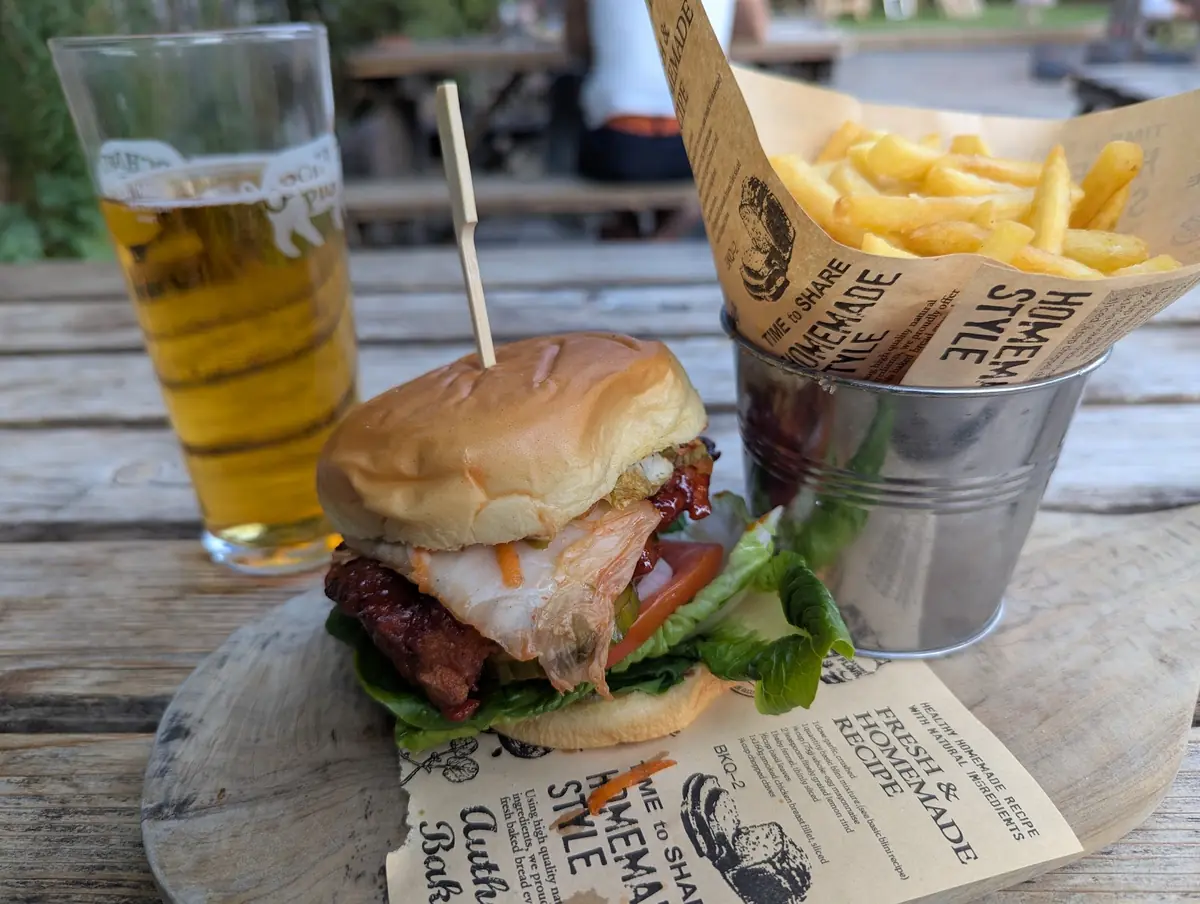 The Bat & Ball Freehouse — Bars in Farnham