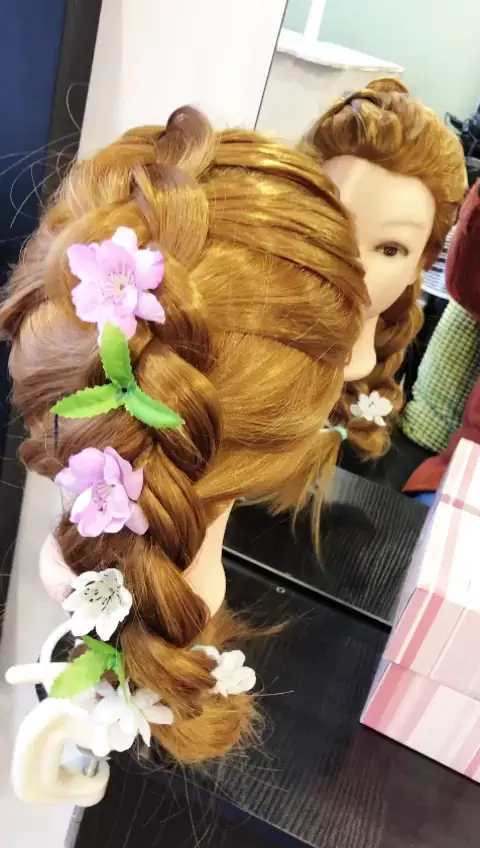 Maryum's Beauty Salon photo (photo 1 of 3)