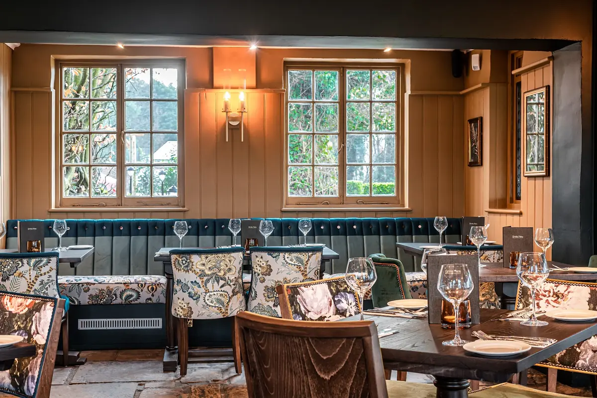 Inside The Wotton Hatch, Dorking