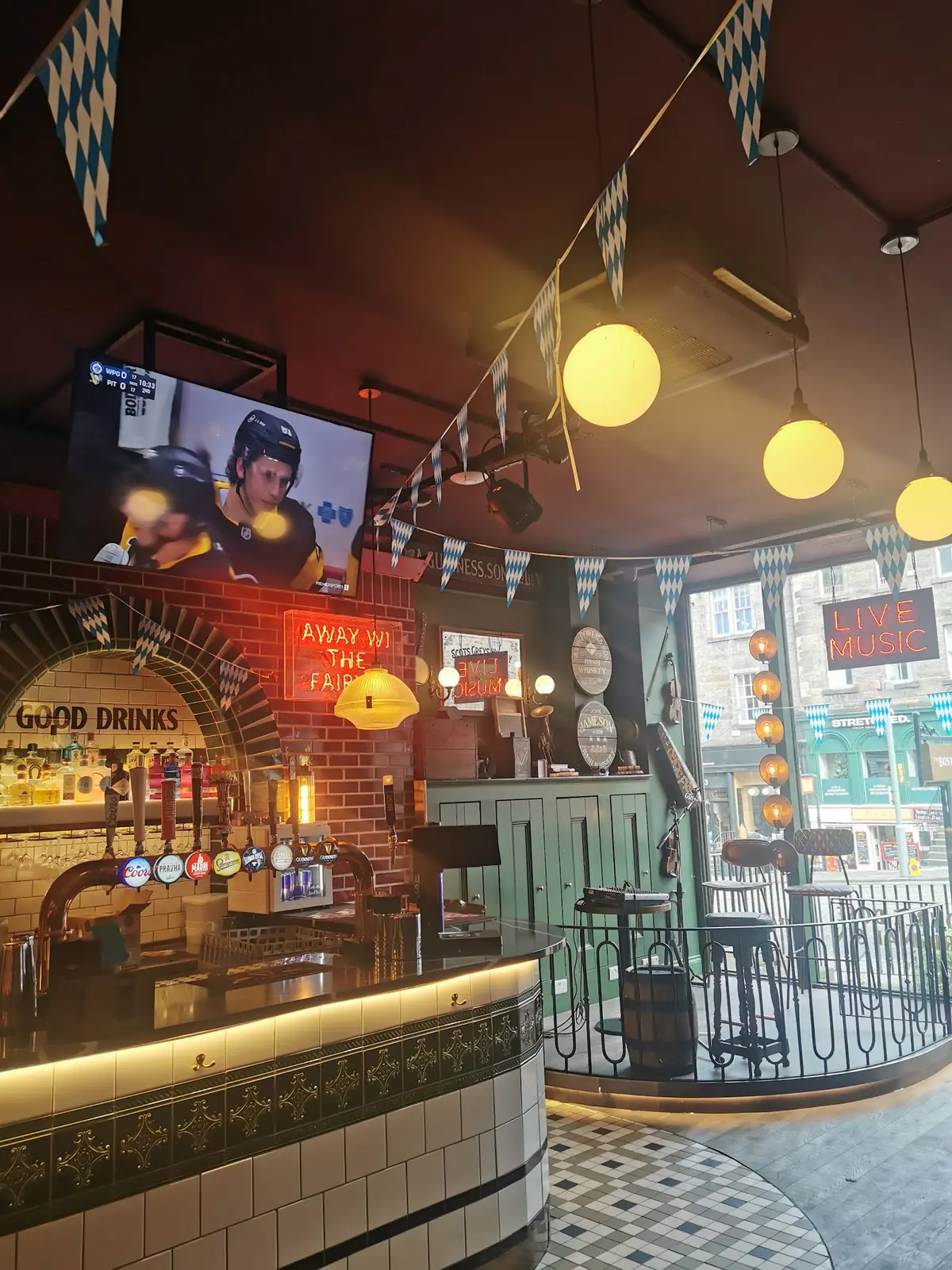 Boston Bar New Town