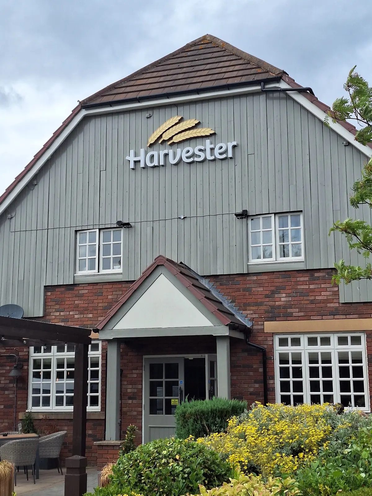 Harvester George Stephenson — Restaurants in Walsall