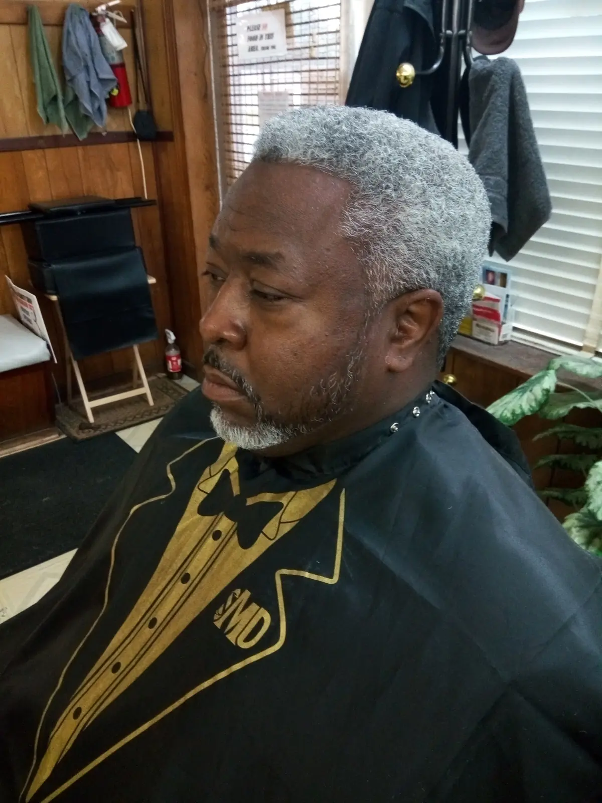 J R's Barber Shop photo (photo 2 of 3)