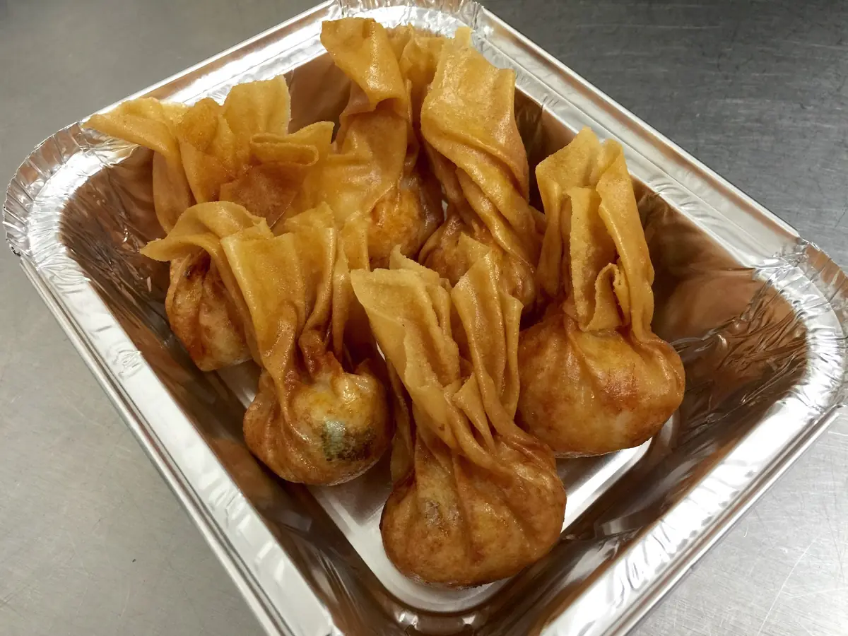 Golden Dragon Chinese Takeaway photo (photo 2 of 3)
