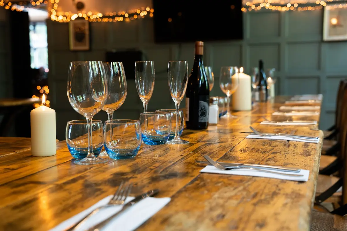 The Duke of Kent, Ealing — Bars in London