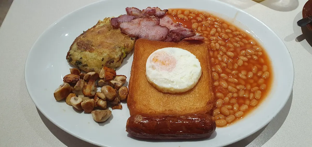 Godalming cafe photo (photo 1 of 3)