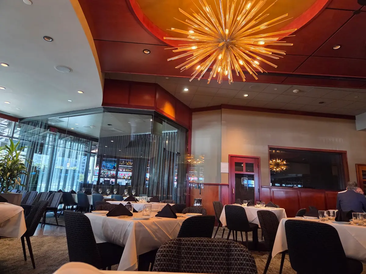 Fleming’s Prime Steakhouse & Wine Bar