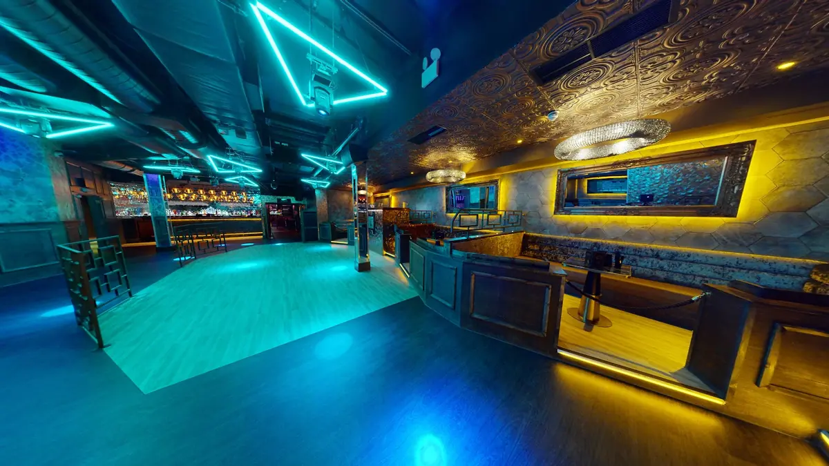 Labyrinth Nightclub Windsor photo (photo 1 of 3)