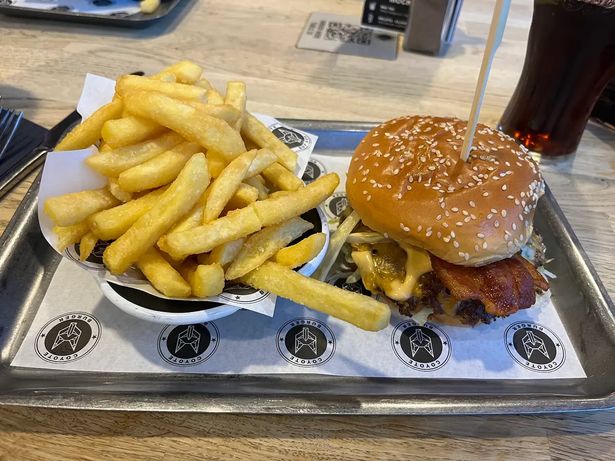 Coyote Burger photo (photo 3 of 3)