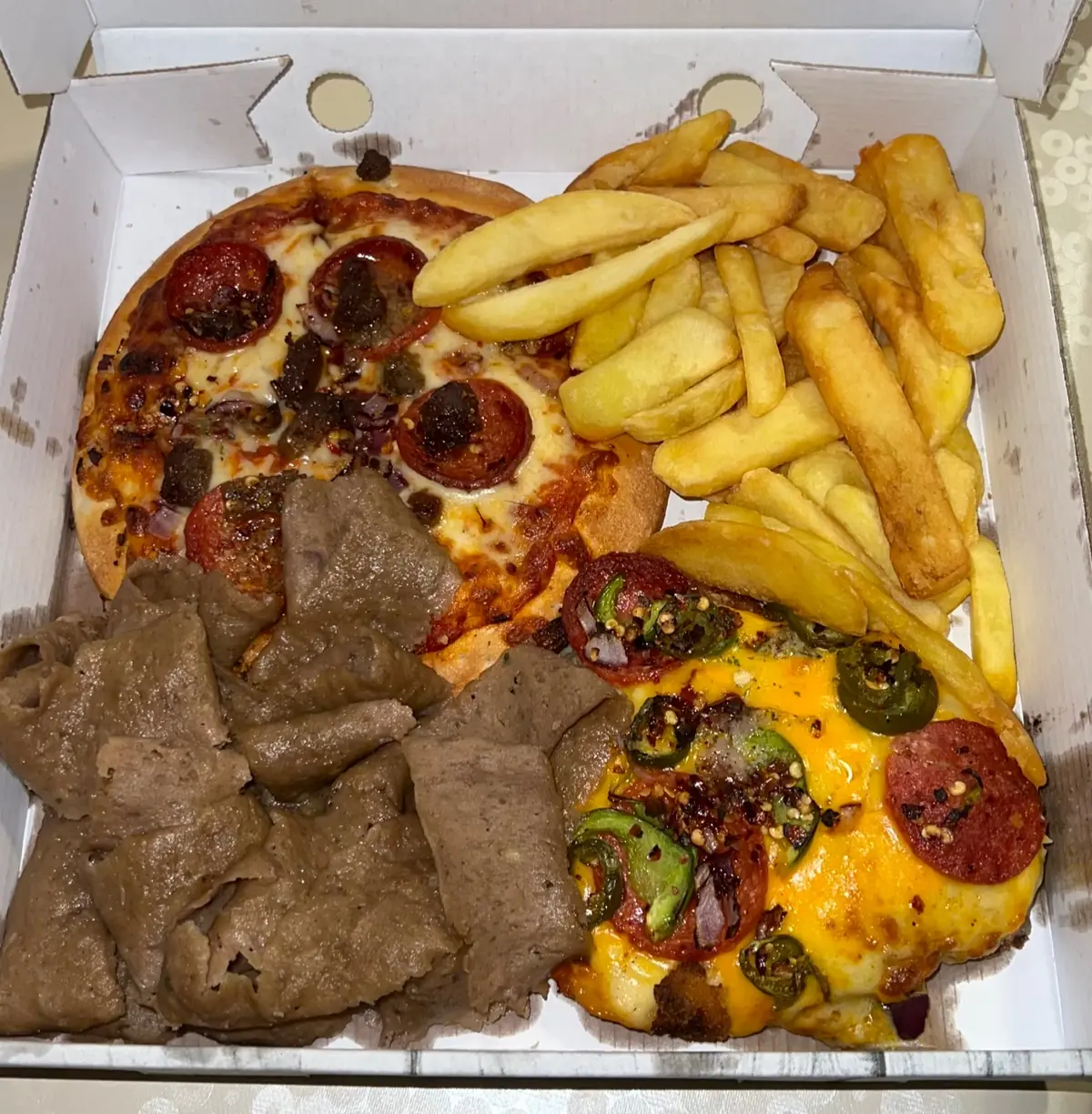 Crusty's pizzeria photo (photo 1 of 2)