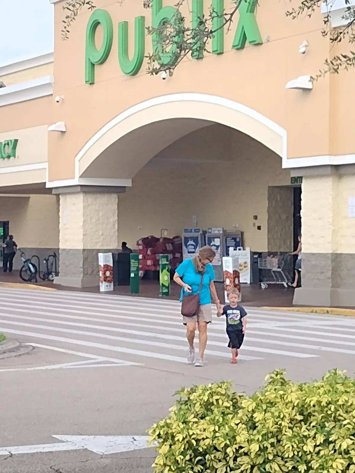 University Crossing — Shopping Malls in Fort Myers
