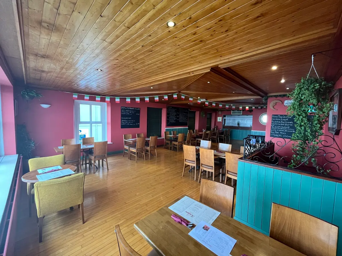 Toscano Pizzeria photo (photo 1 of 3)