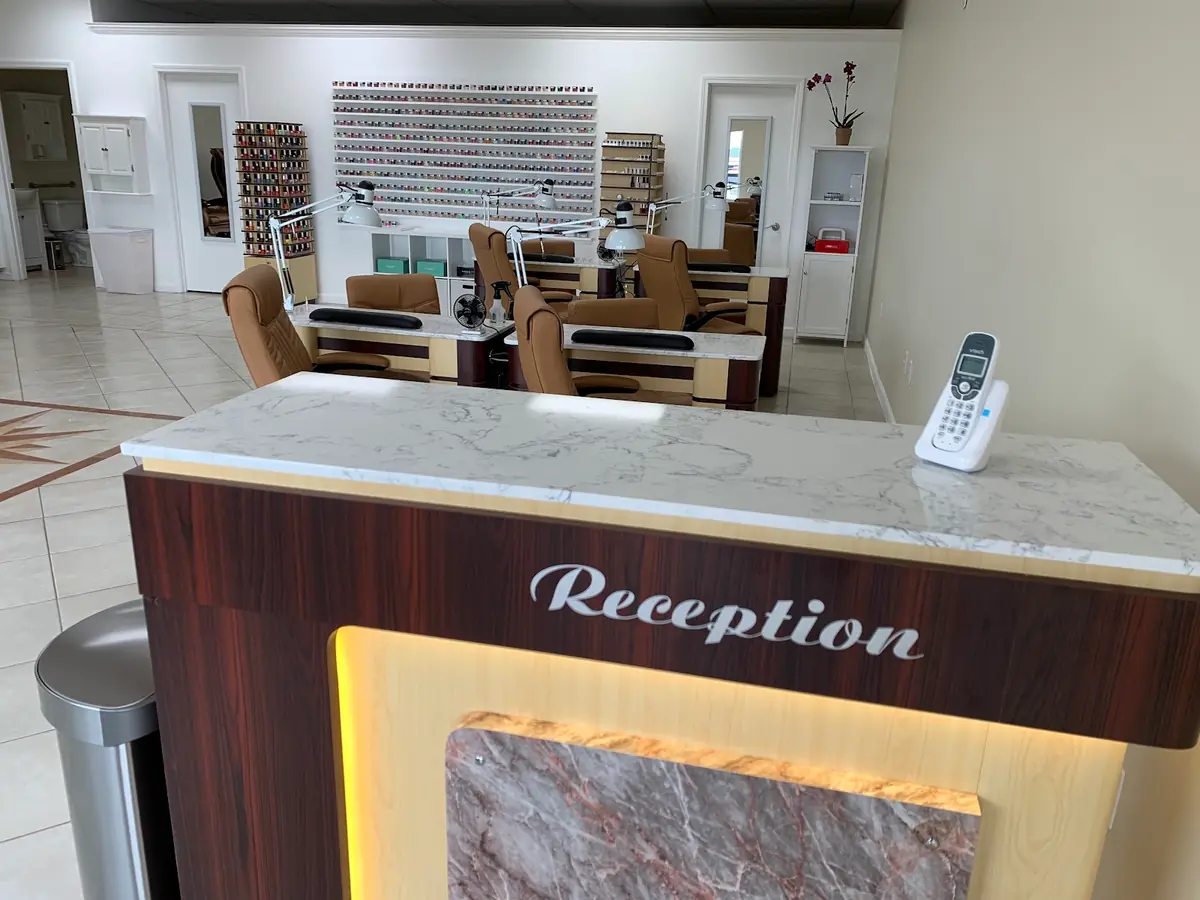 Delphi Nail Salon photo (photo 1 of 3)