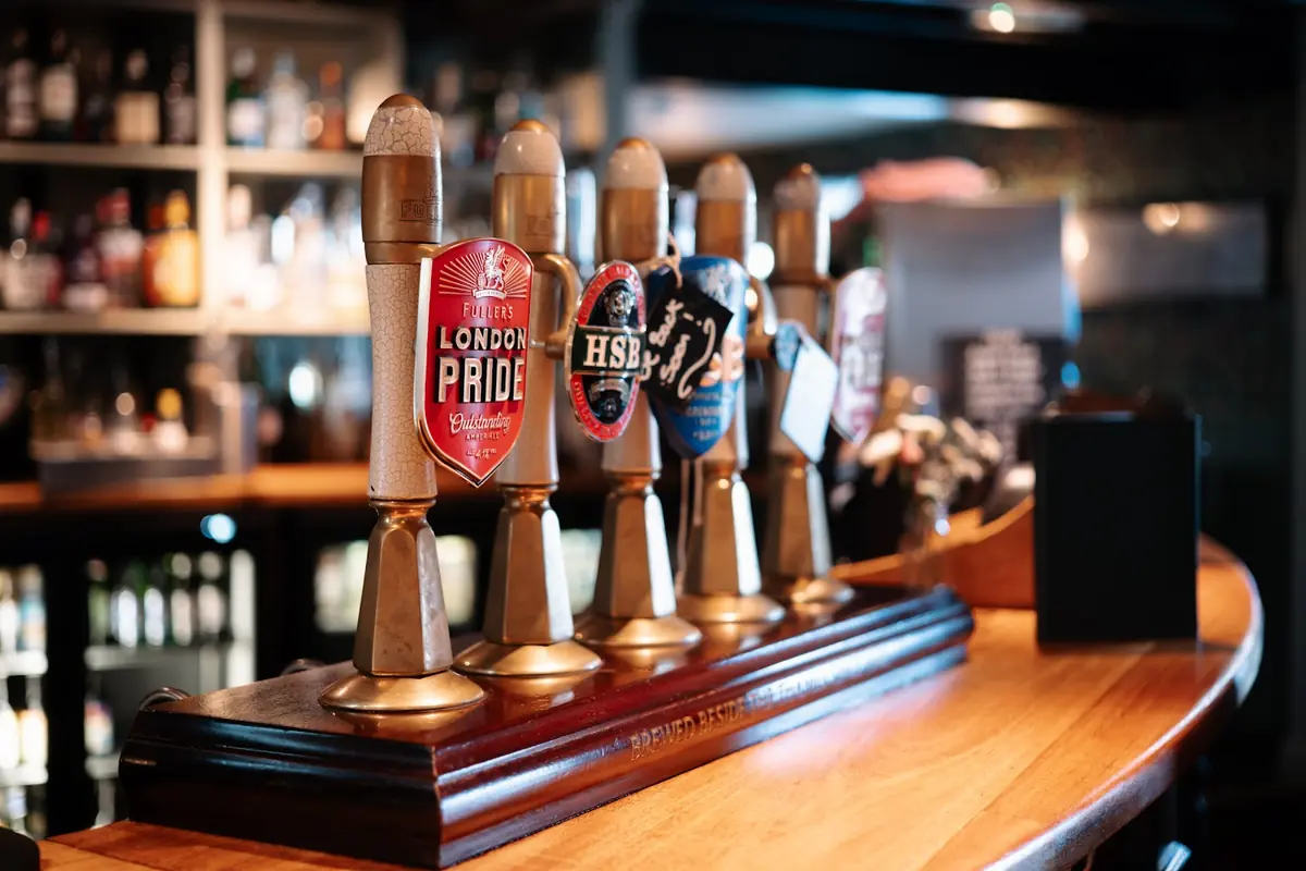 The Six Bells, Thame photo (photo 1 of 3)