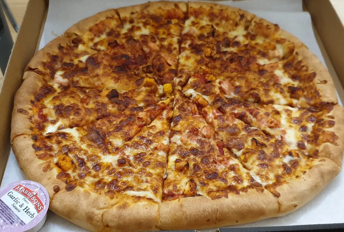 Dominic's Pizza photo (photo 1 of 3)
