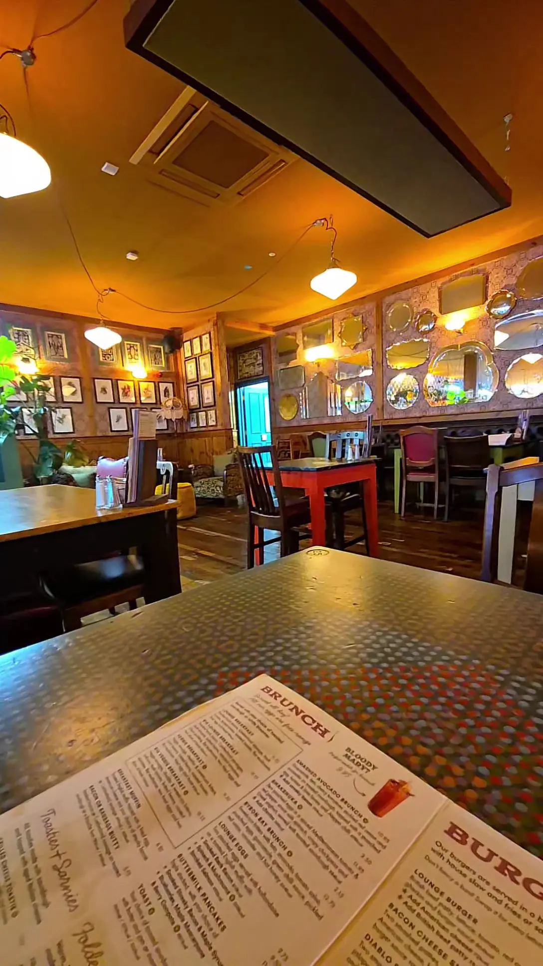 Divino Lounge photo (photo 2 of 3)