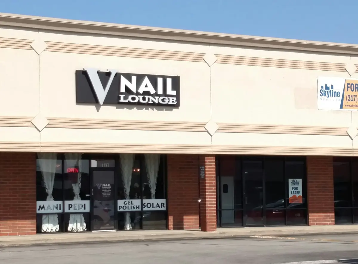 V Nail Lounge photo (photo 1 of 3)