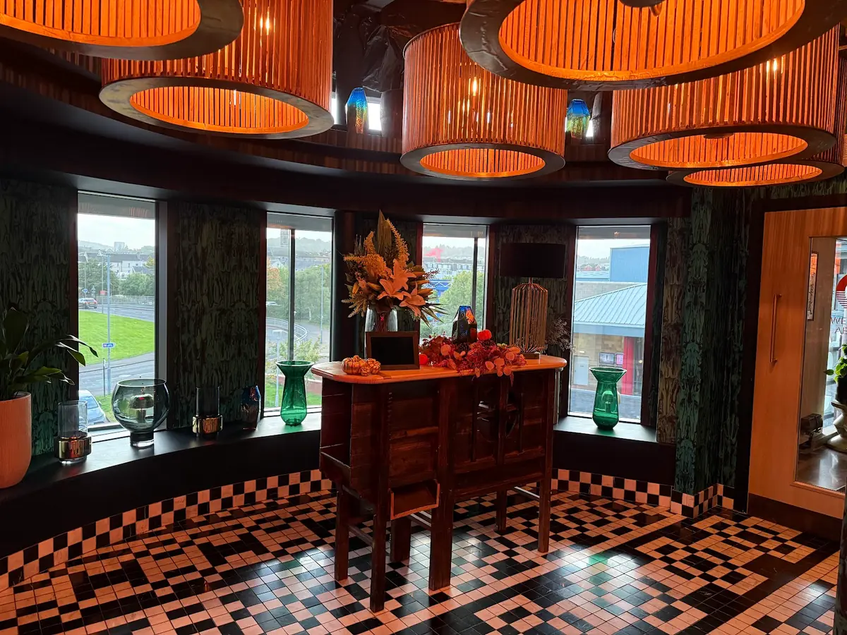 Scotts Bar & Restaurant photo (photo 2 of 3)