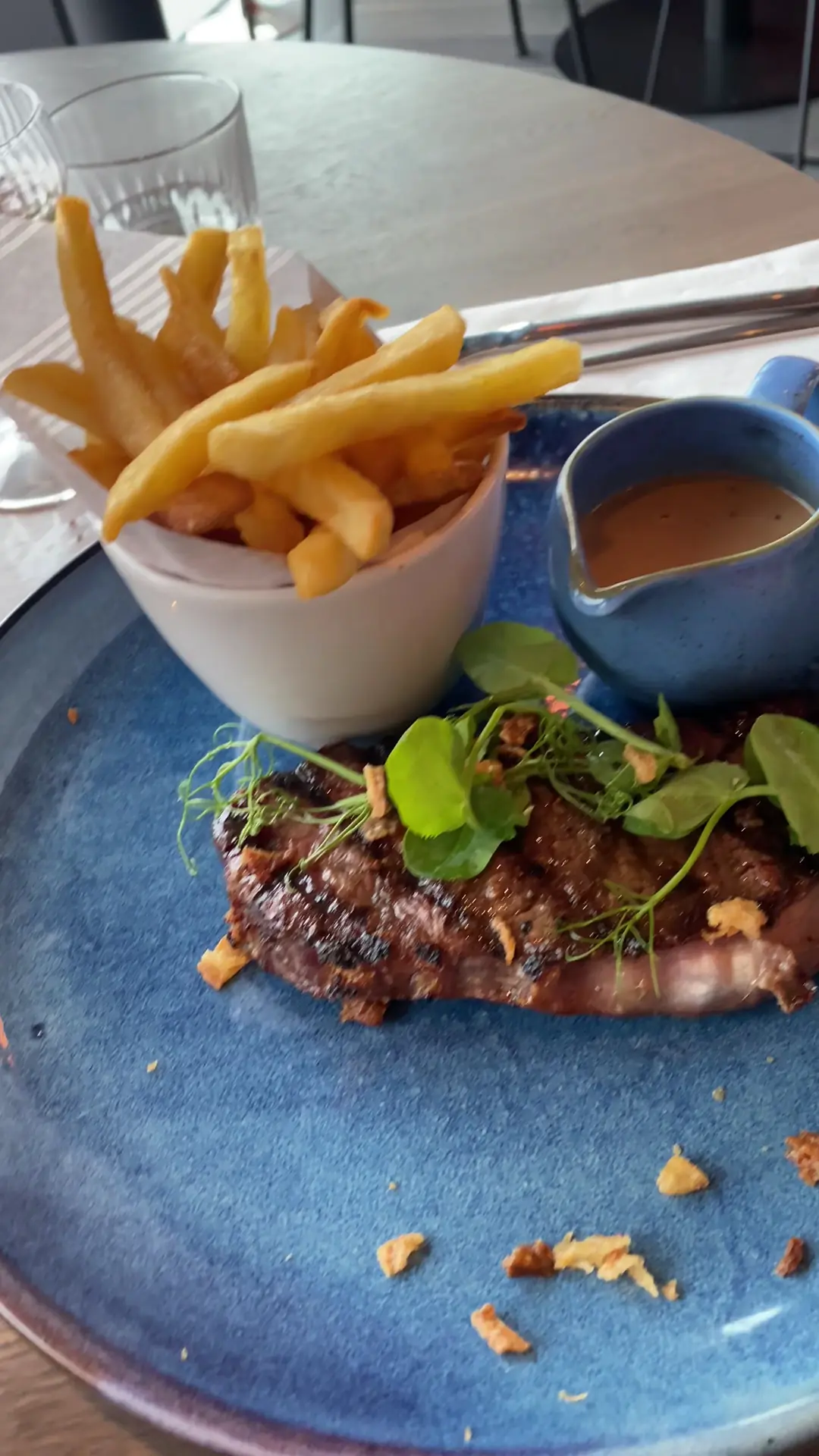 Scotts Bar & Restaurant photo (photo 1 of 3)