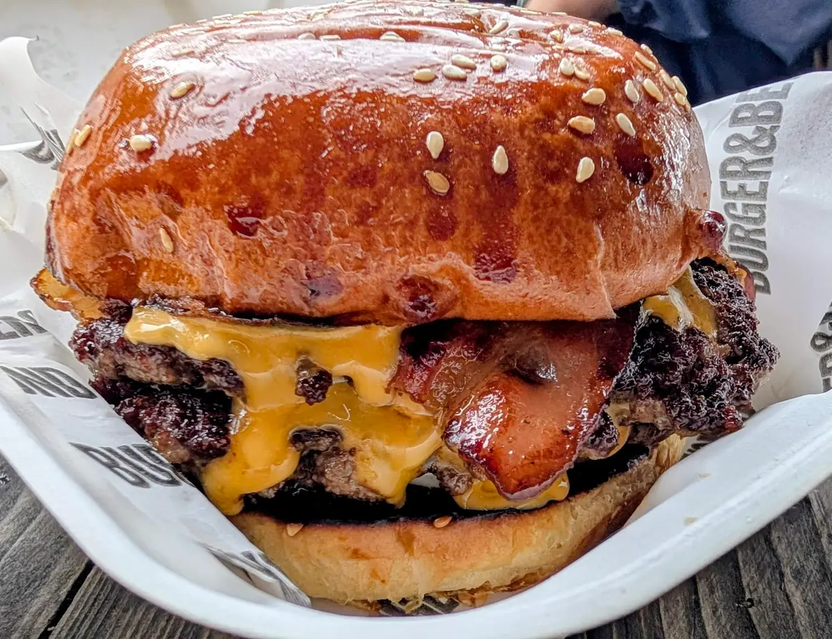 Burger & Beyond