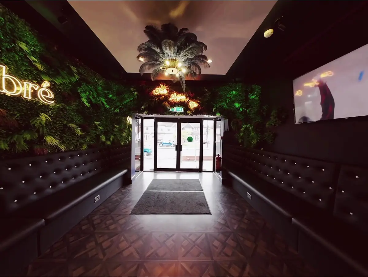 Ombre Grill & Lounge photo (photo 1 of 3)