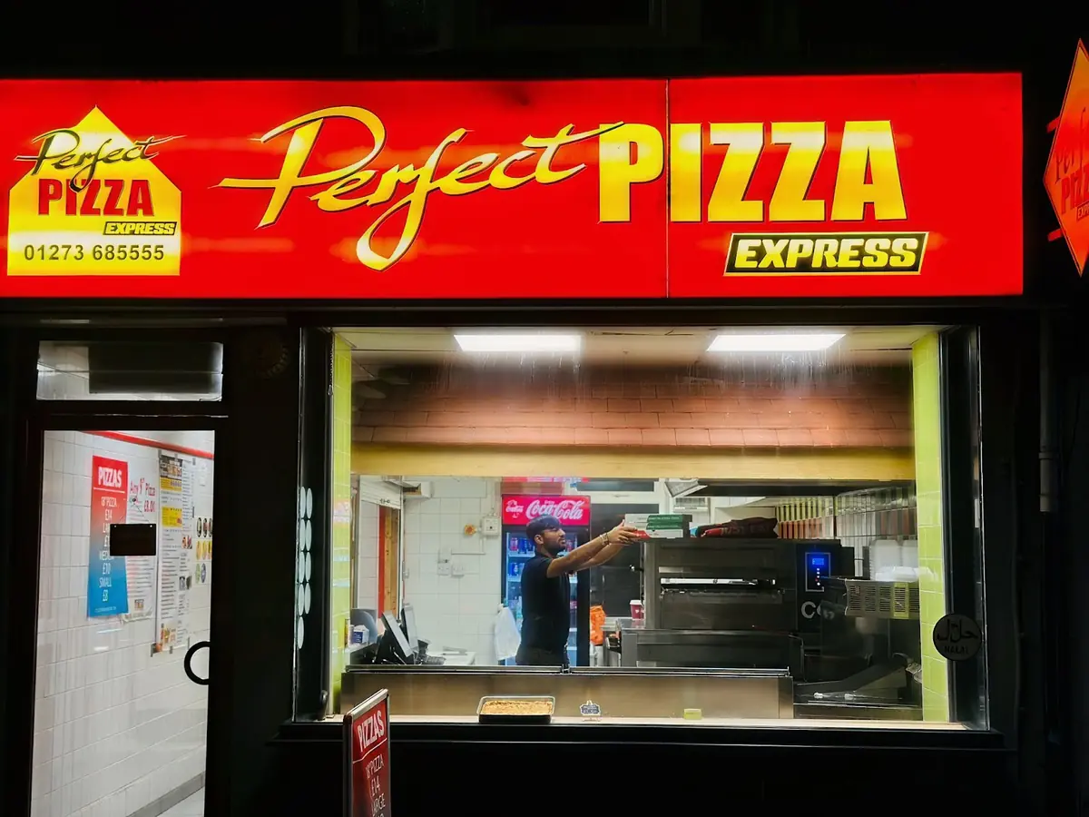 Perfect Pizza photo (photo 1 of 3)