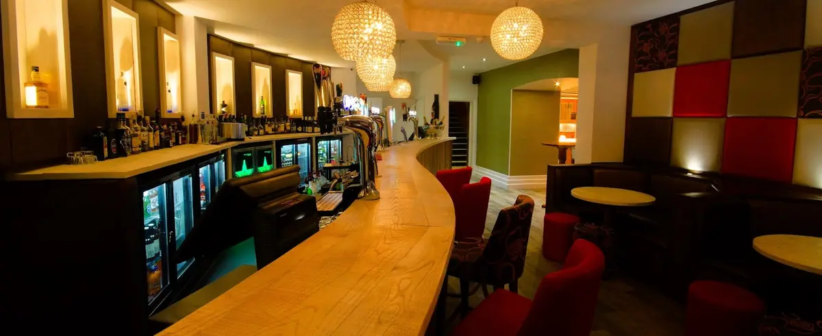 Oak Bar & Terrace photo (photo 1 of 3)