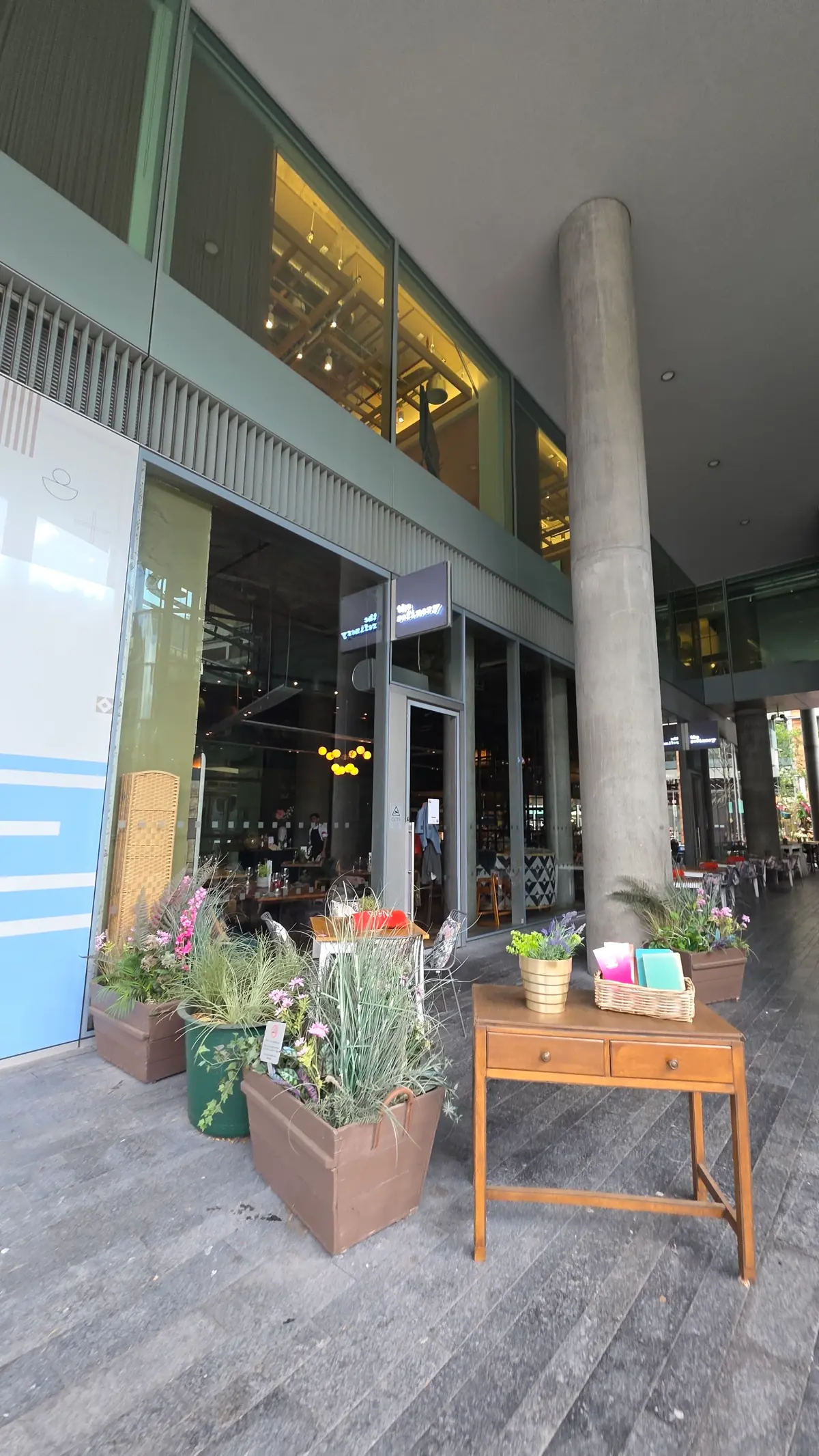 The Refinery — Bar & grills in London