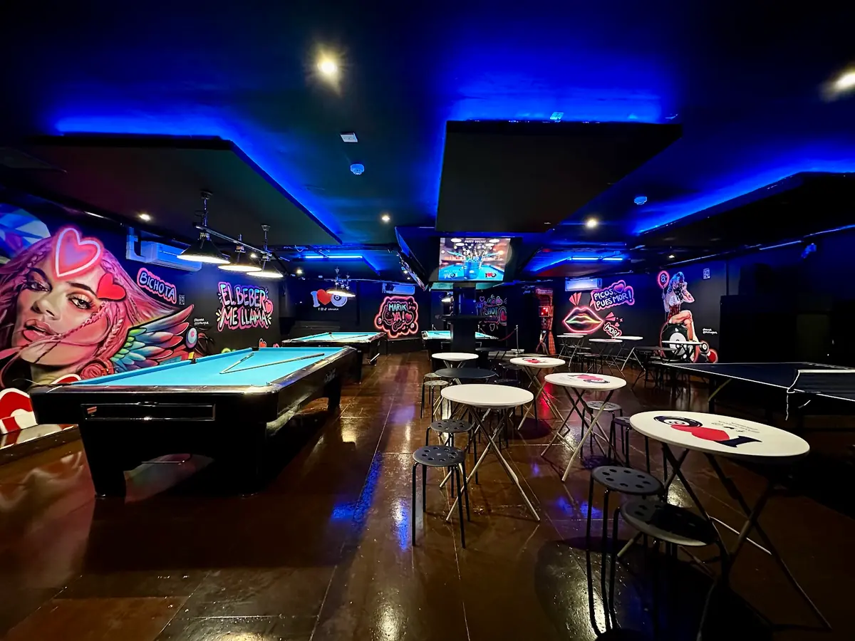 Bola 8 - The Pool Lounge — Sports Bars in London