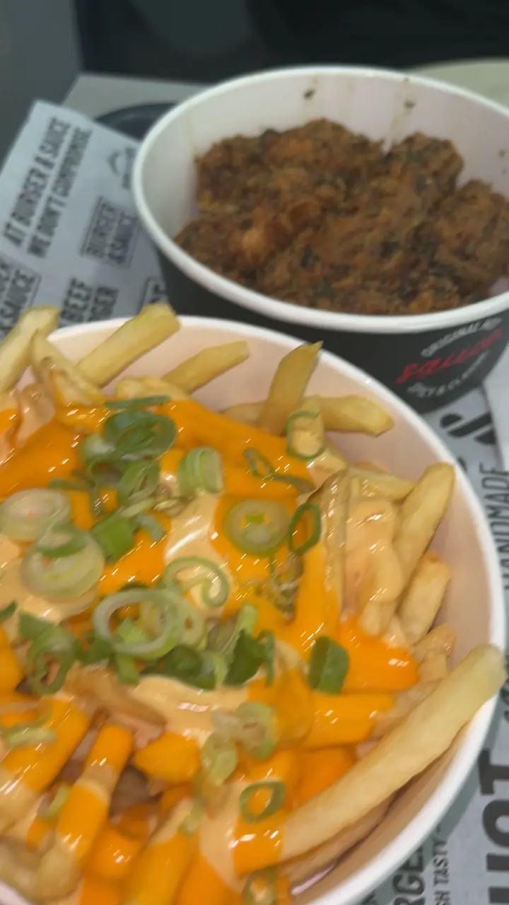 BURGER & SAUCE - Alum Rock photo (photo 2 of 3)