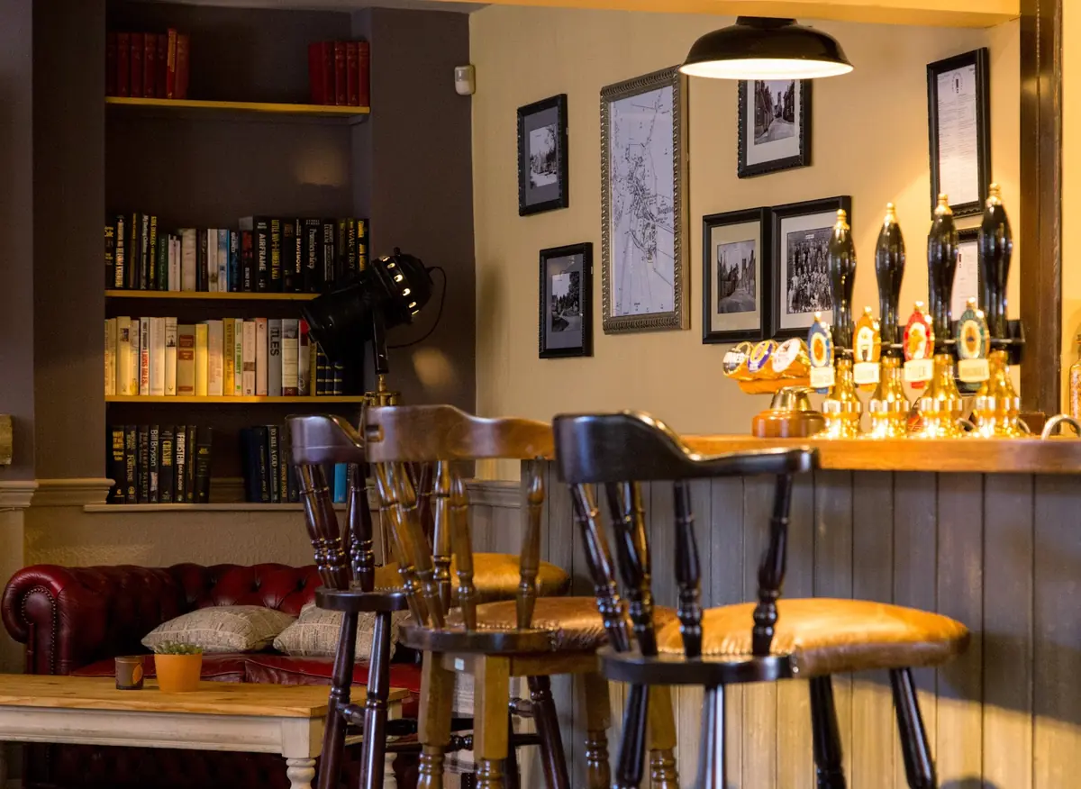 Whyte Melville — Bars in Northampton