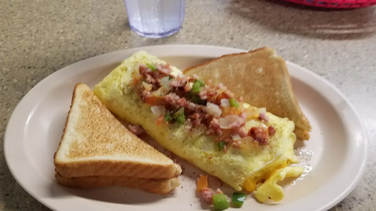 Mister Henry's Restaurant photo (photo 2 of 3)