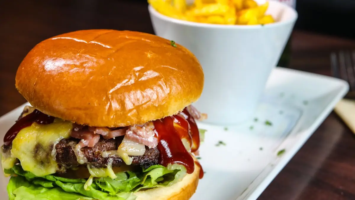 Ryan's Bar & Restaurant — Bar & grills in Belfast