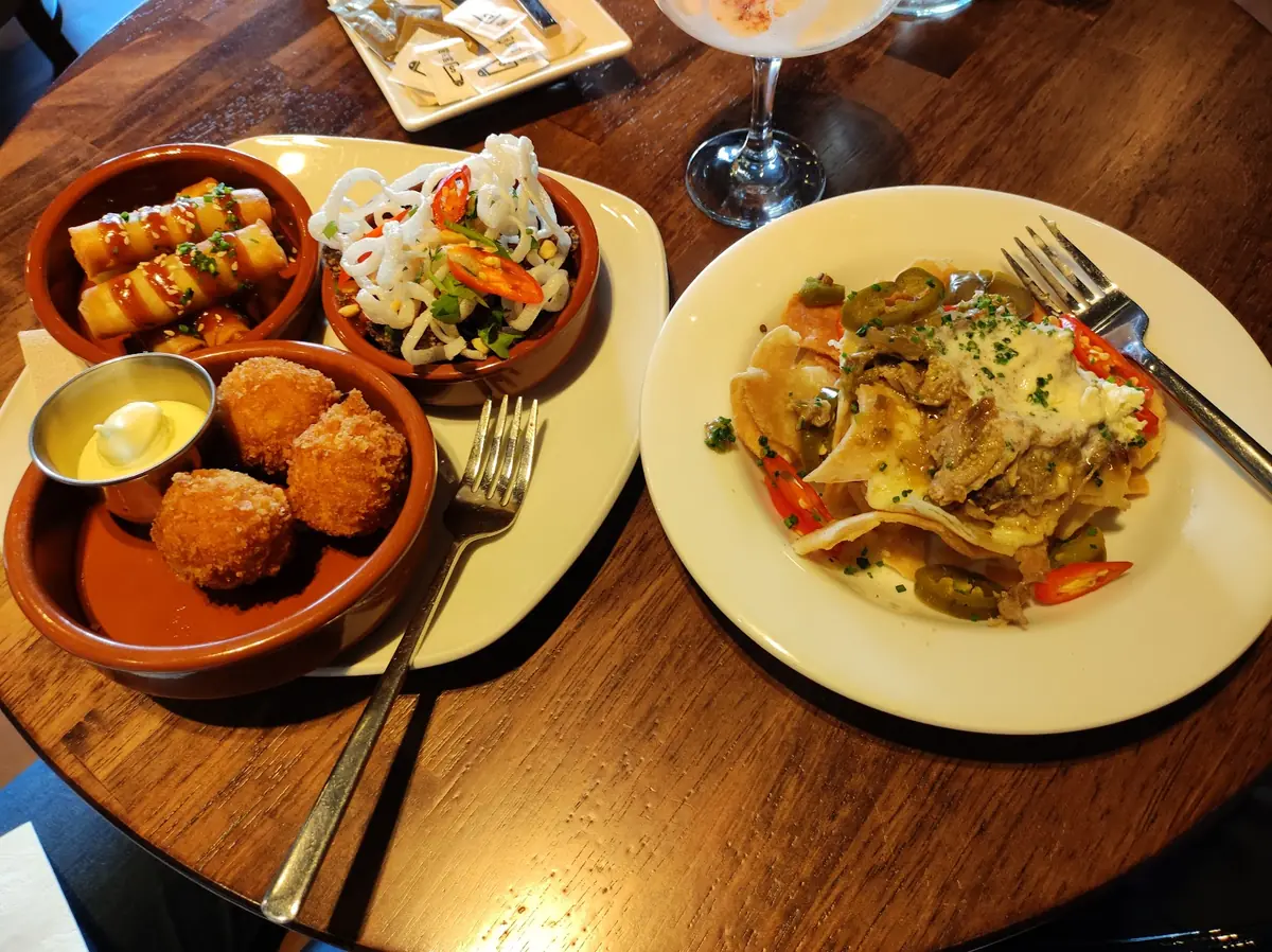 Horatio Todd's Bar & Restaurant photo (photo 2 of 3)