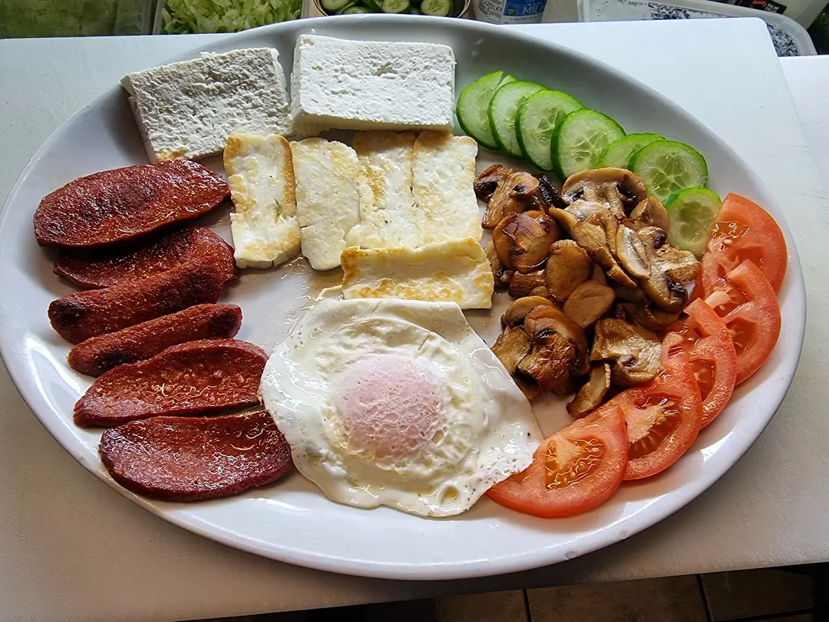 Queen's Diner — Cafes in London