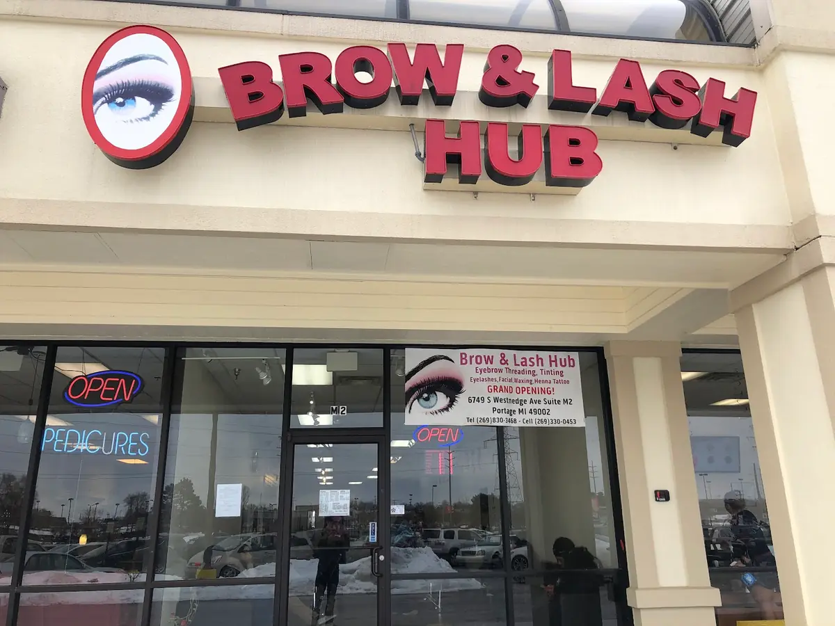 Brow & Lash Hub photo (photo 3 of 3)