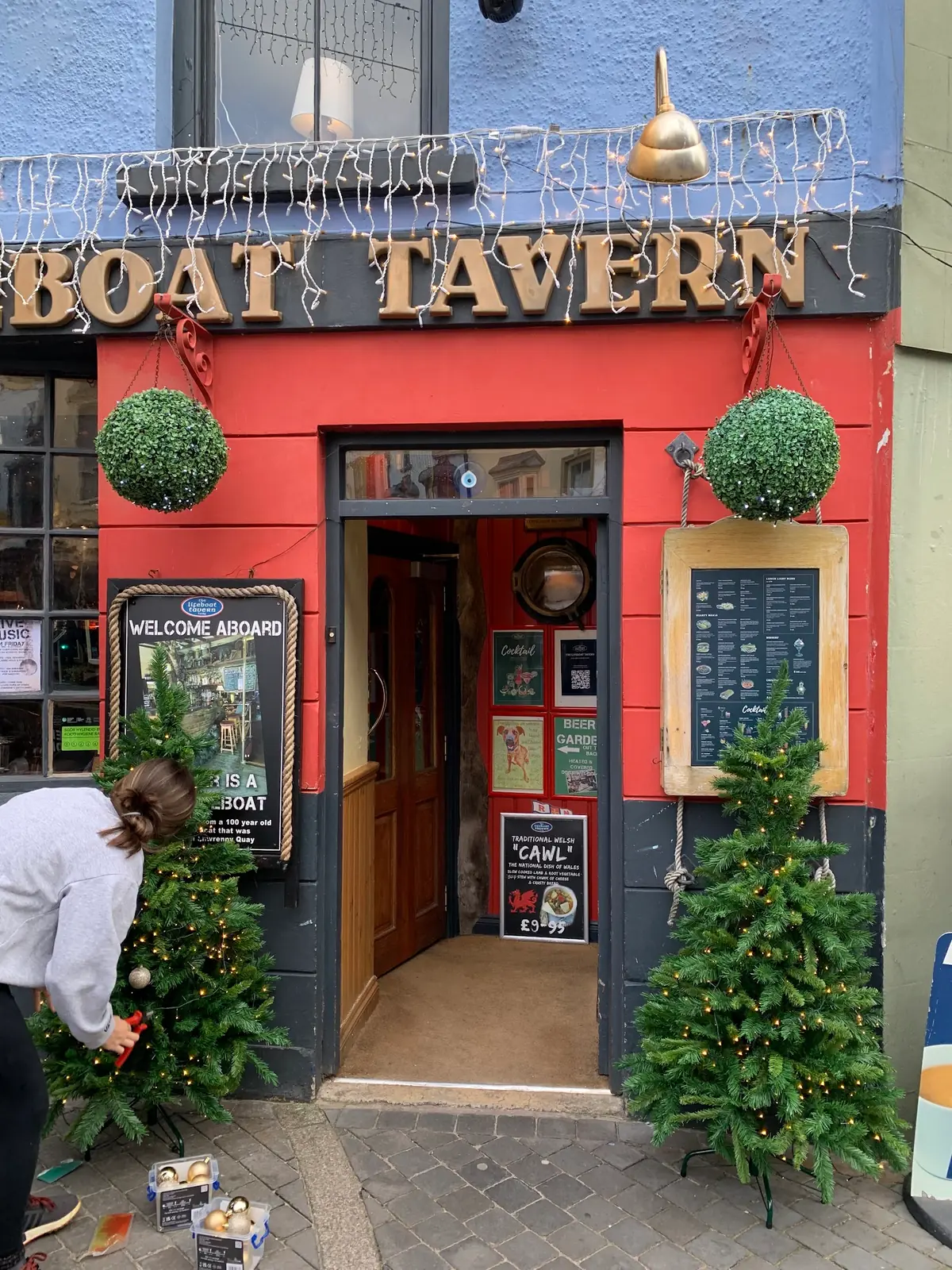 The Lifeboat, Tenby — Bars in Tenby