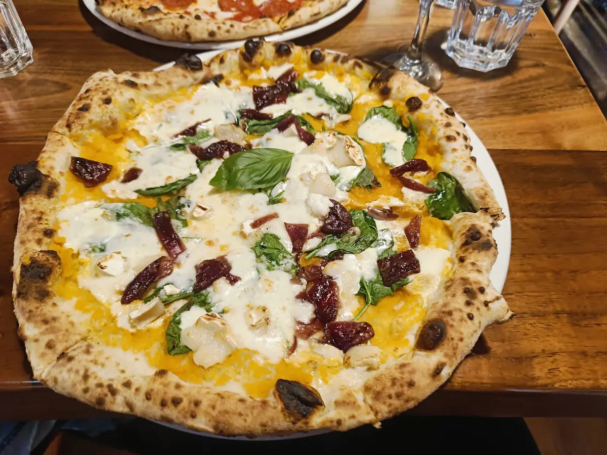Pizza Olivia photo (photo 3 of 3)