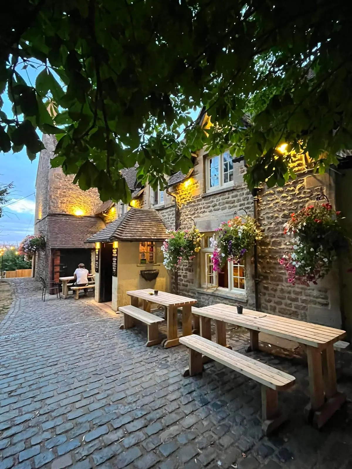 The Dumb Post Inn