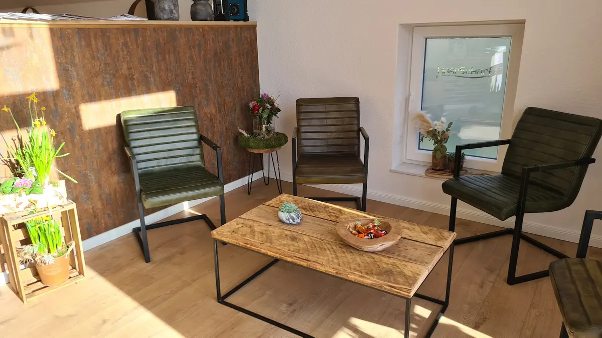 Hairdresser Haarscharf — Hair Salons in Apen