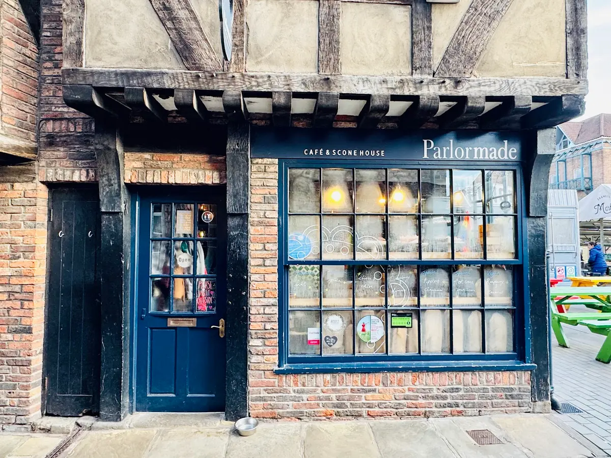 Parlormade Scone House