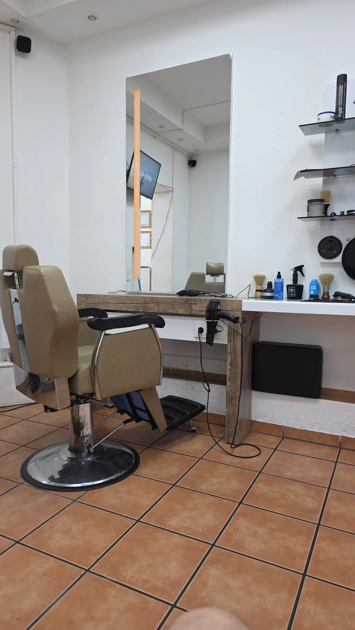Naturel Herren Salon — Hair Salons in Schwalmtal Waldniel