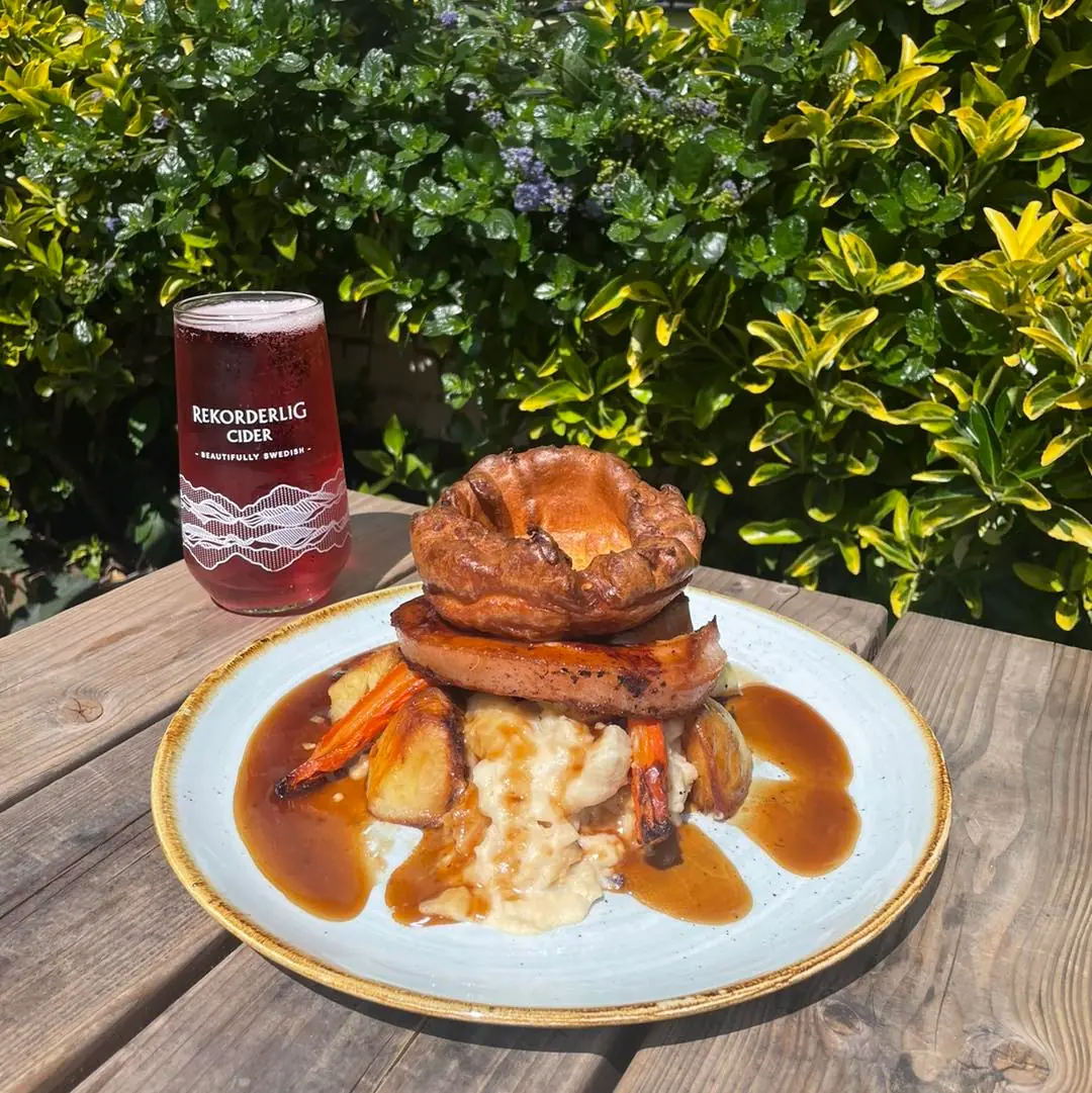 The Broadfield — Bars in Sheffield