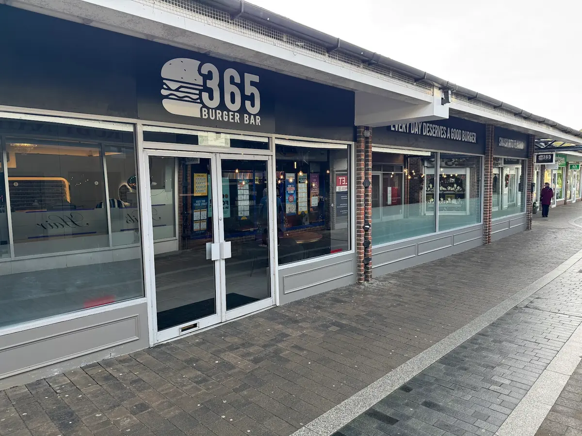 365 Smash Burger & Bar