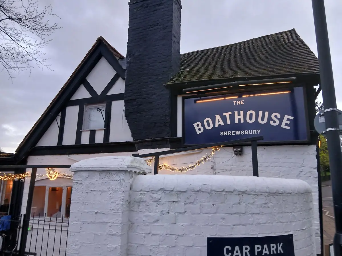 The Boathouse — Bar And Grill in Shrewsbury